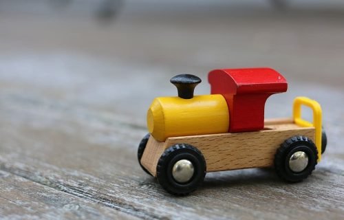 toy-train-train-red-yellow